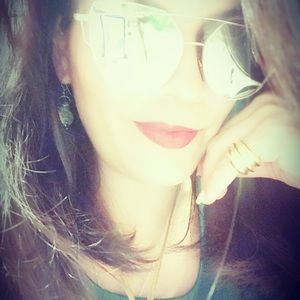 Meet your Posher, Sylvia